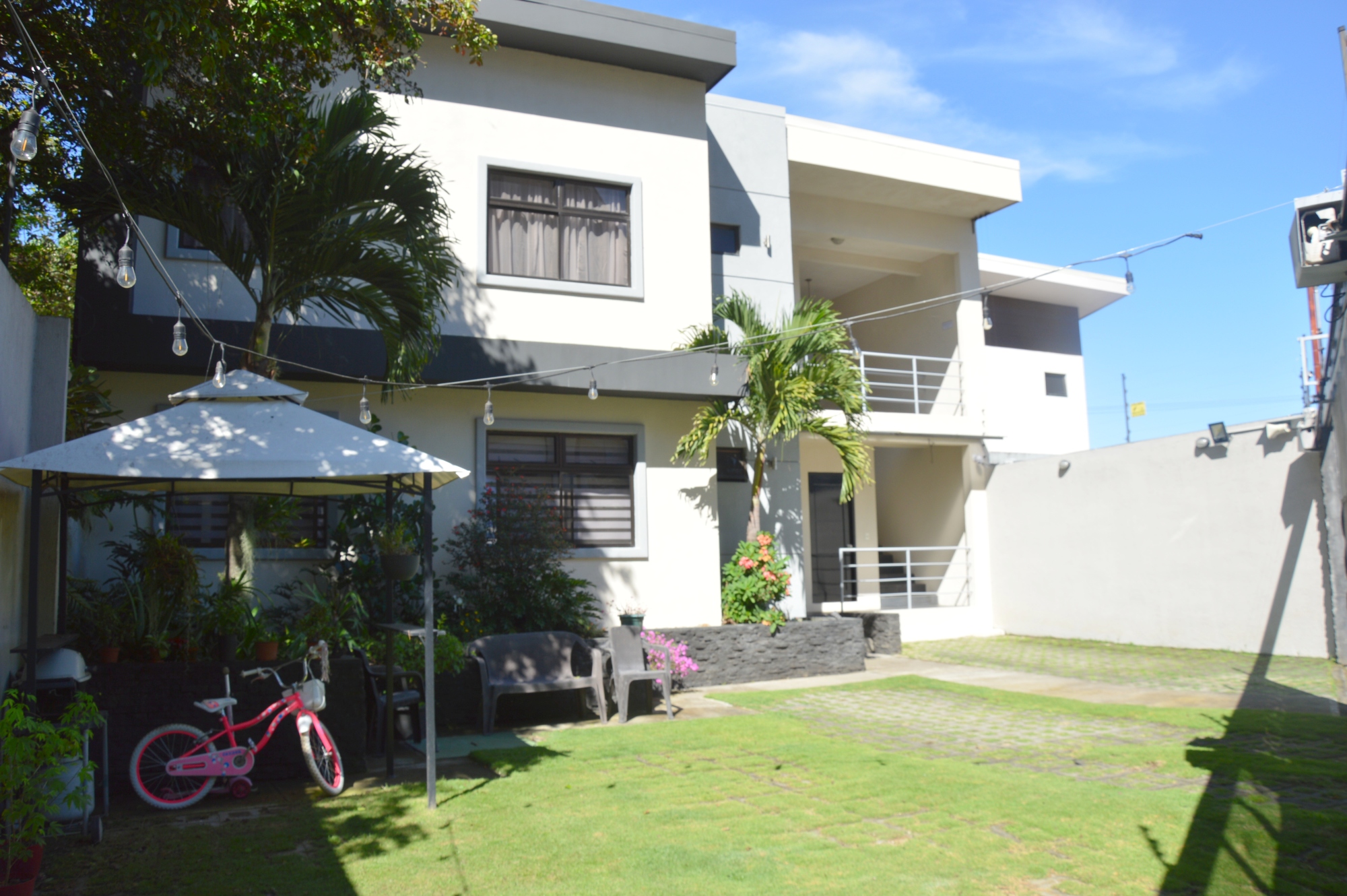Location, Location, Location, 2 Br Modern Apartment in the city of Alajuela