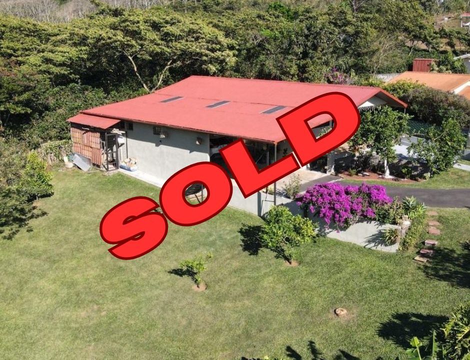 Sweet 2bedroom cabin located in the Mountains of Grecia