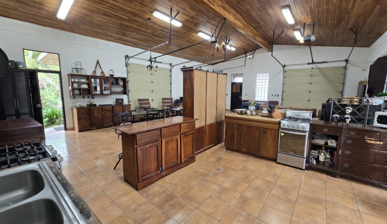 mainkitchen