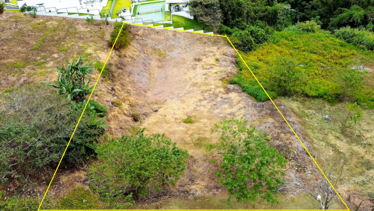 01Large-lot-with-great-views-in-condominium-Hacienda-el-Paseo-10