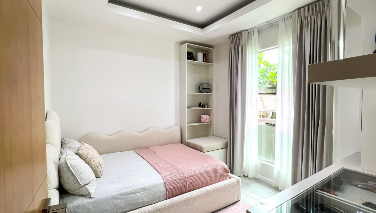Ample-house-for-sale-with-pool-and-spectacular-social-area-Palmares-18