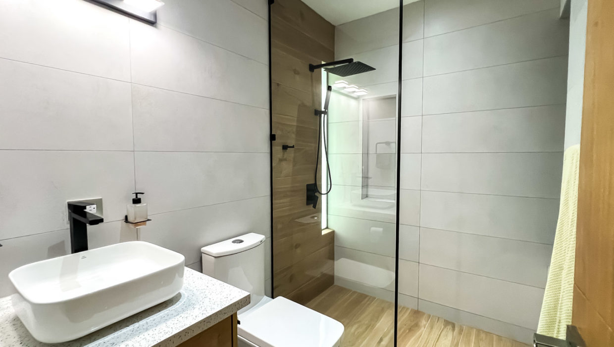 Ample-house-for-sale-with-pool-and-spectacular-social-area-Palmares-19