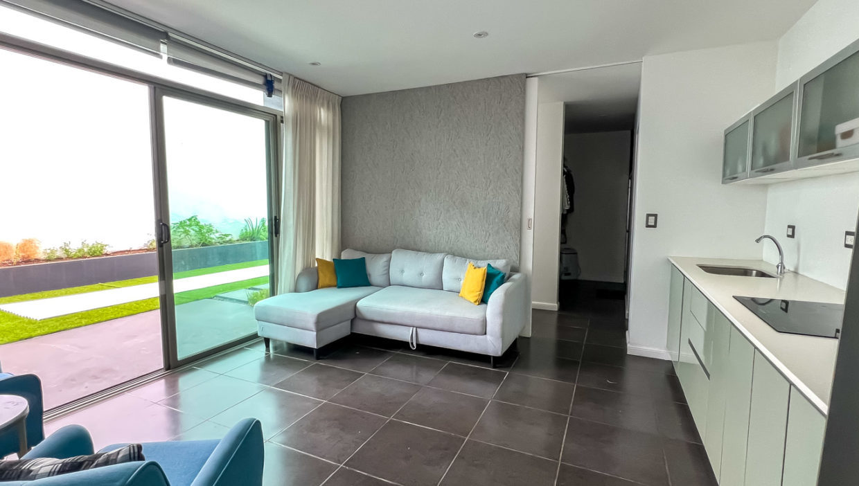 Ample-house-for-sale-with-pool-and-spectacular-social-area-Palmares-23
