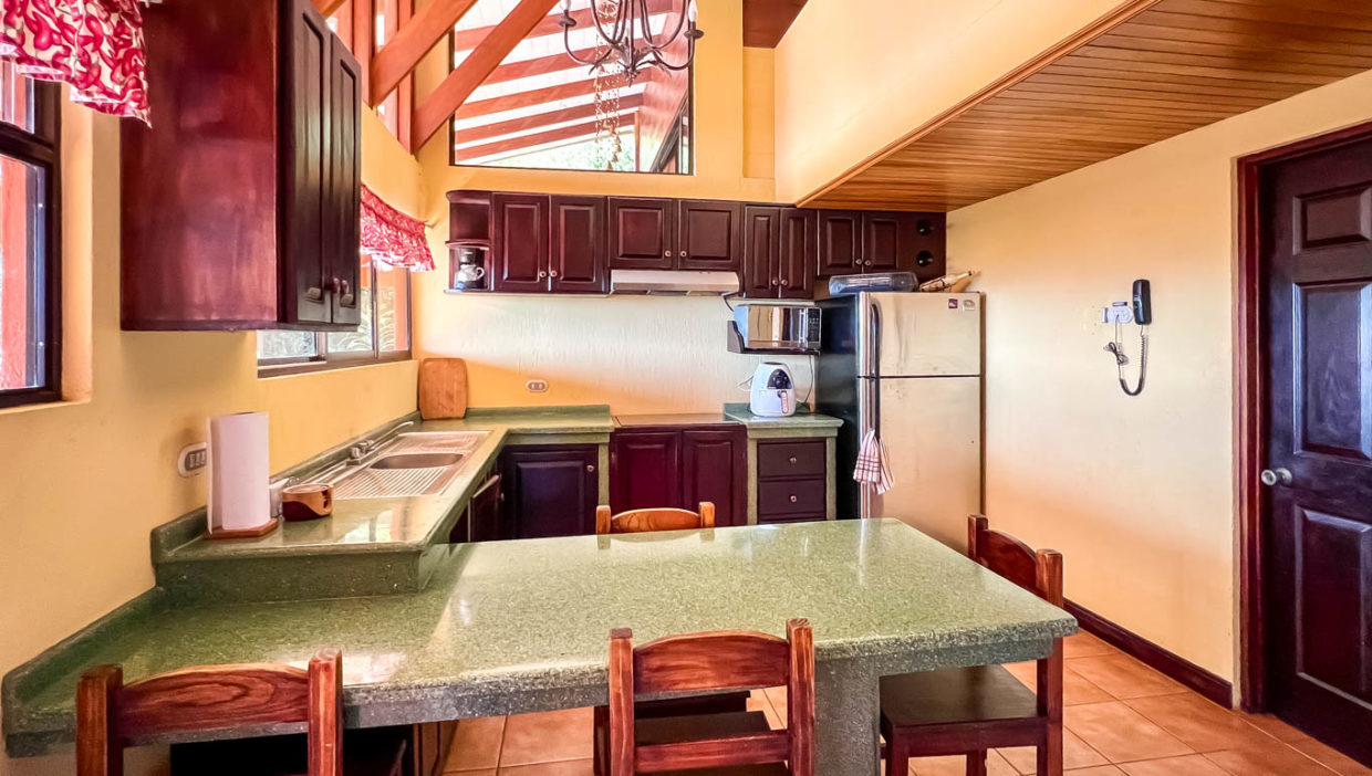 Beautiful-house-with-views-in-a-2.75-acres-lot-Palmares-3