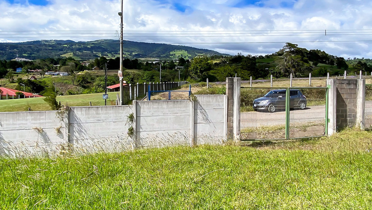 Beautiful-lot-in -condominium-Fraijanes-Alajuela-2