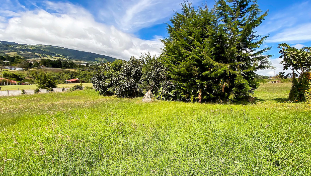 Beautiful-lot-in -condominium-Fraijanes-Alajuela-4