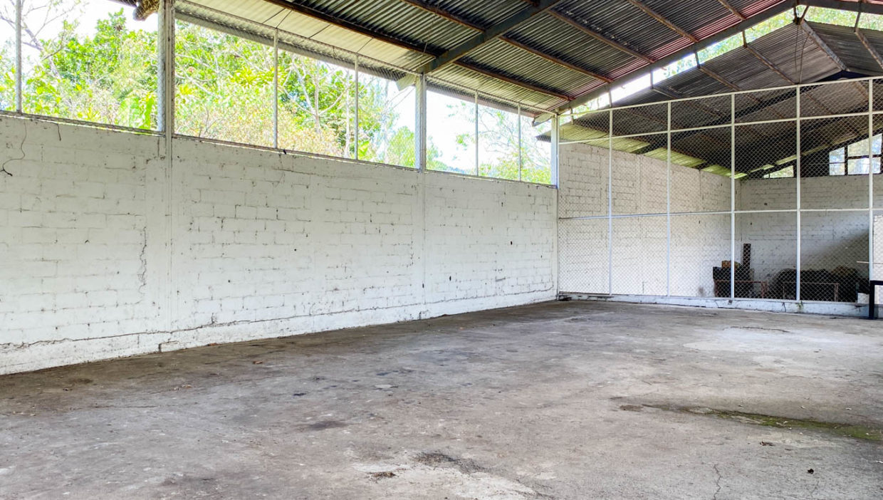 Comercial-property-200meters-from-Route1-via-Naranjo-3