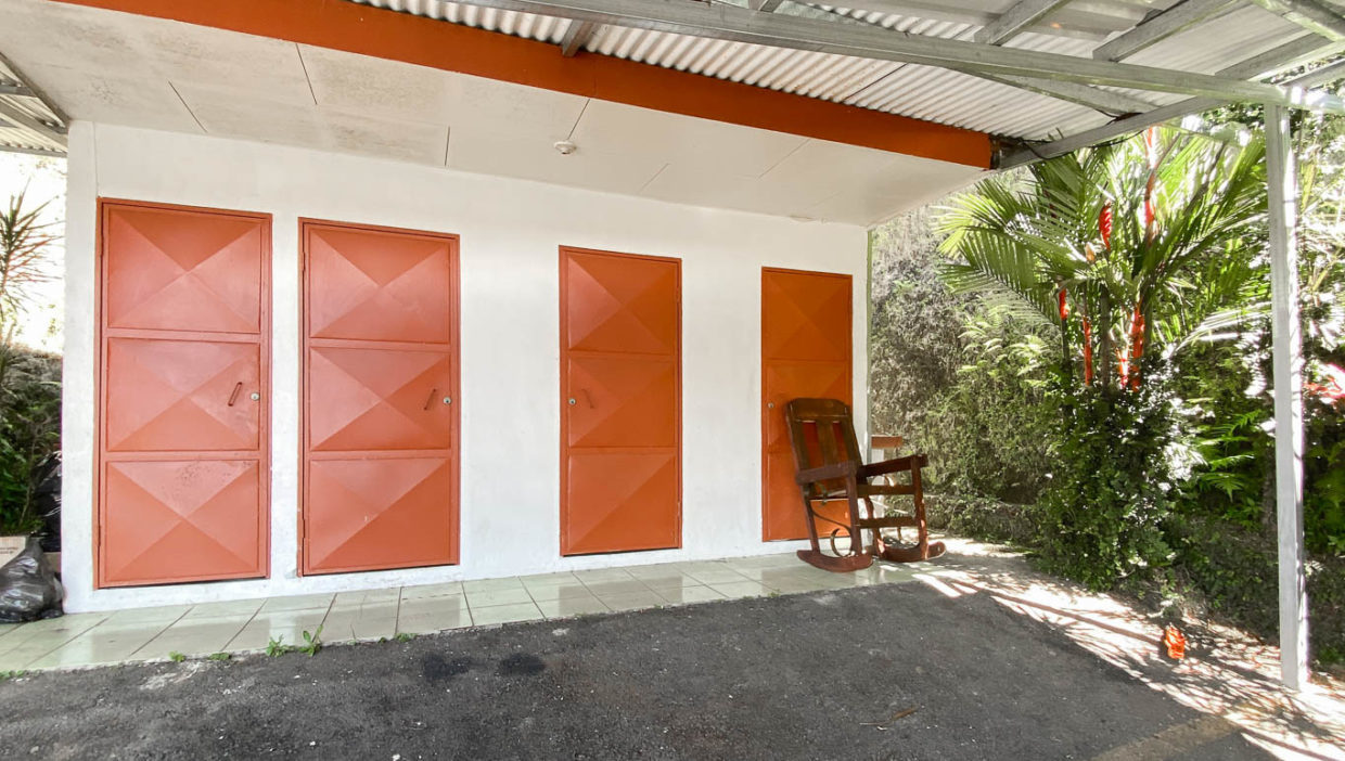 Comercial-property-sale-offices-big-parking-lot-Naranjo-16