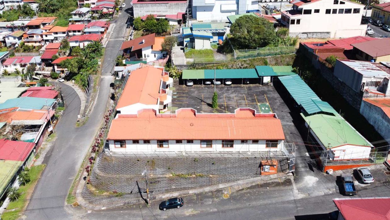 Comercial-property-sale-offices-big-parking-lot-Naranjo-7