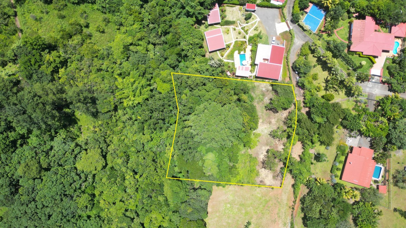 Large, private lot for sale at the end of the easement, Santa Eulalia, Atenas.