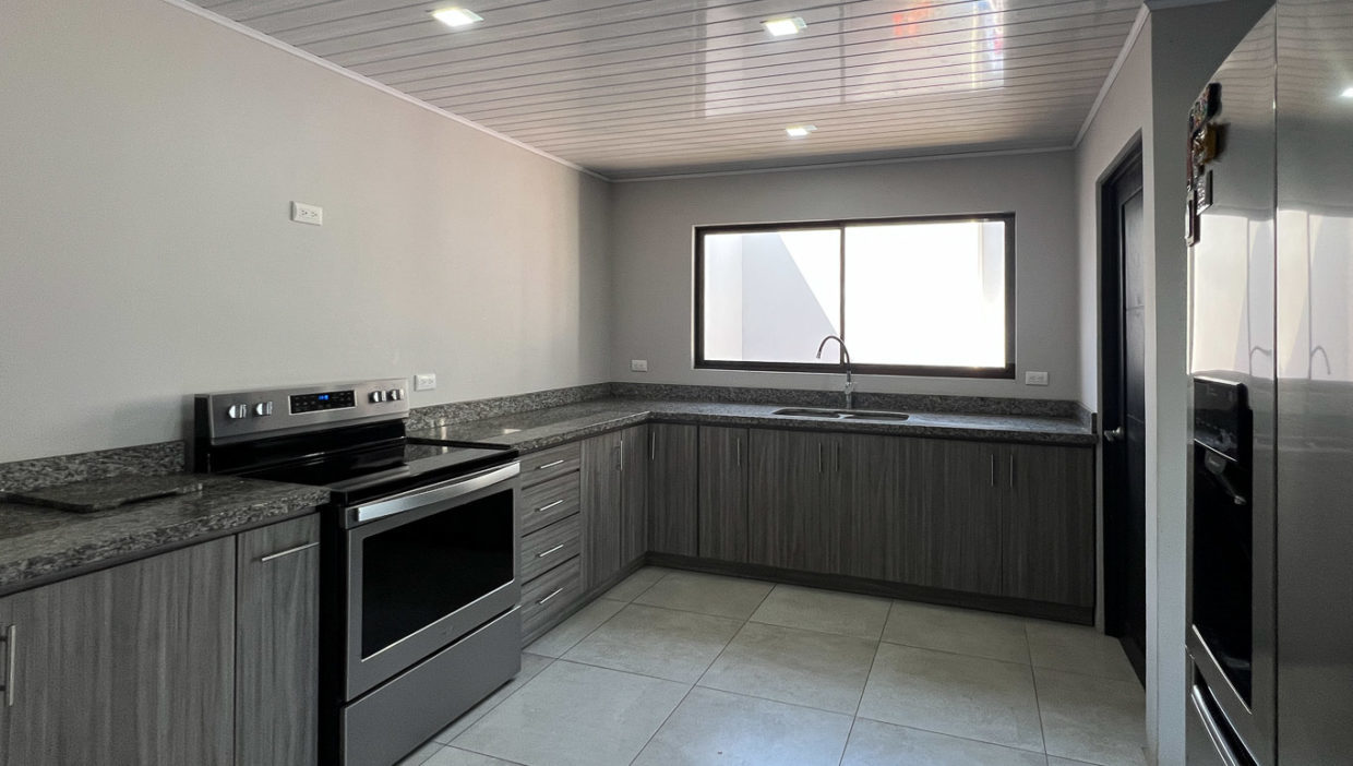 Gorgeous-house-with-spectacular-views-for-sale-Montezuma-condo-Grecia-11