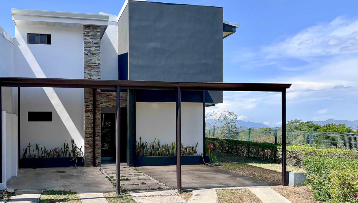 Gorgeous-house-with-spectacular-views-for-sale-Montezuma-condo-Grecia-2