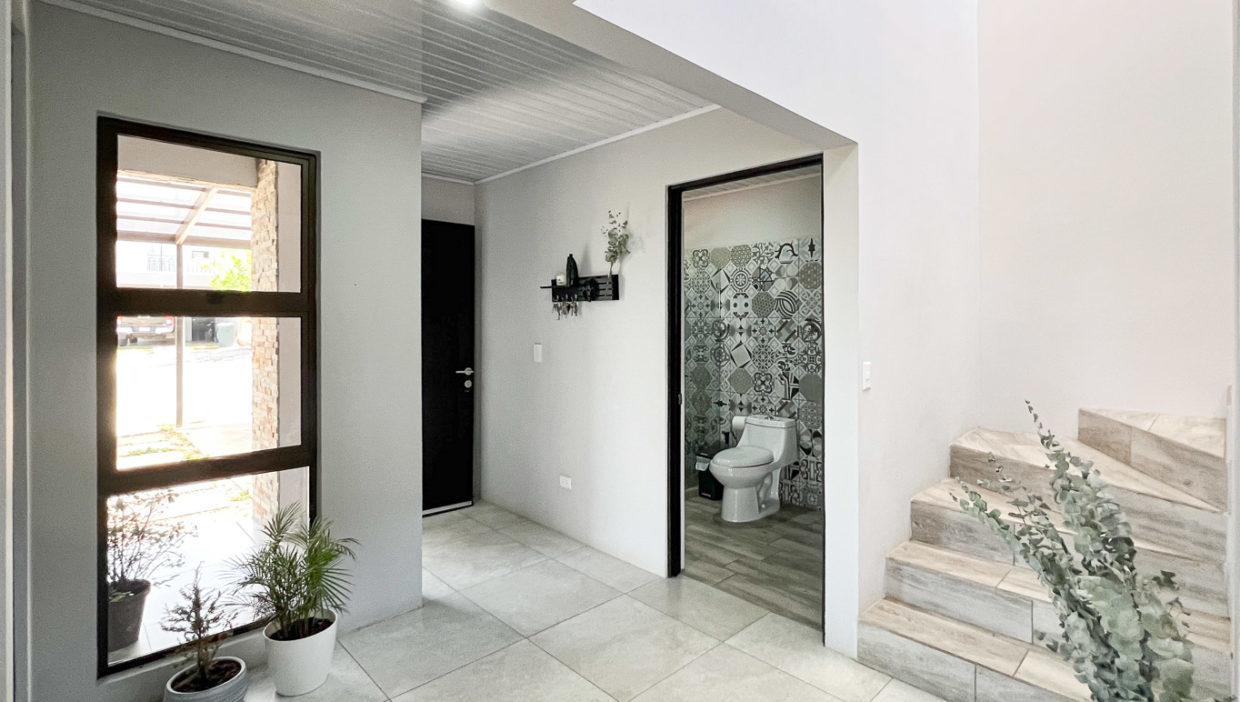 Gorgeous-house-with-spectacular-views-for-sale-Montezuma-condo-Grecia-9
