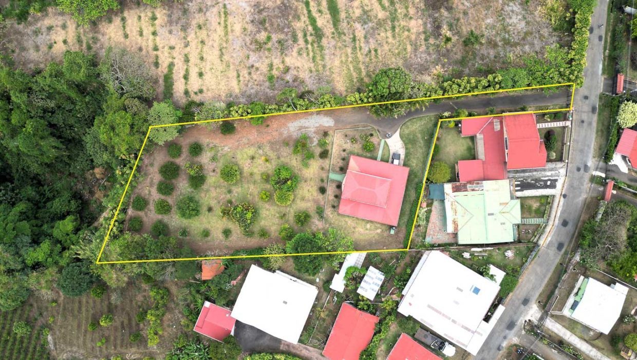 House-with-big-lot-and-views-for-sale-in-desirable-San-Isidro-Grecia-1