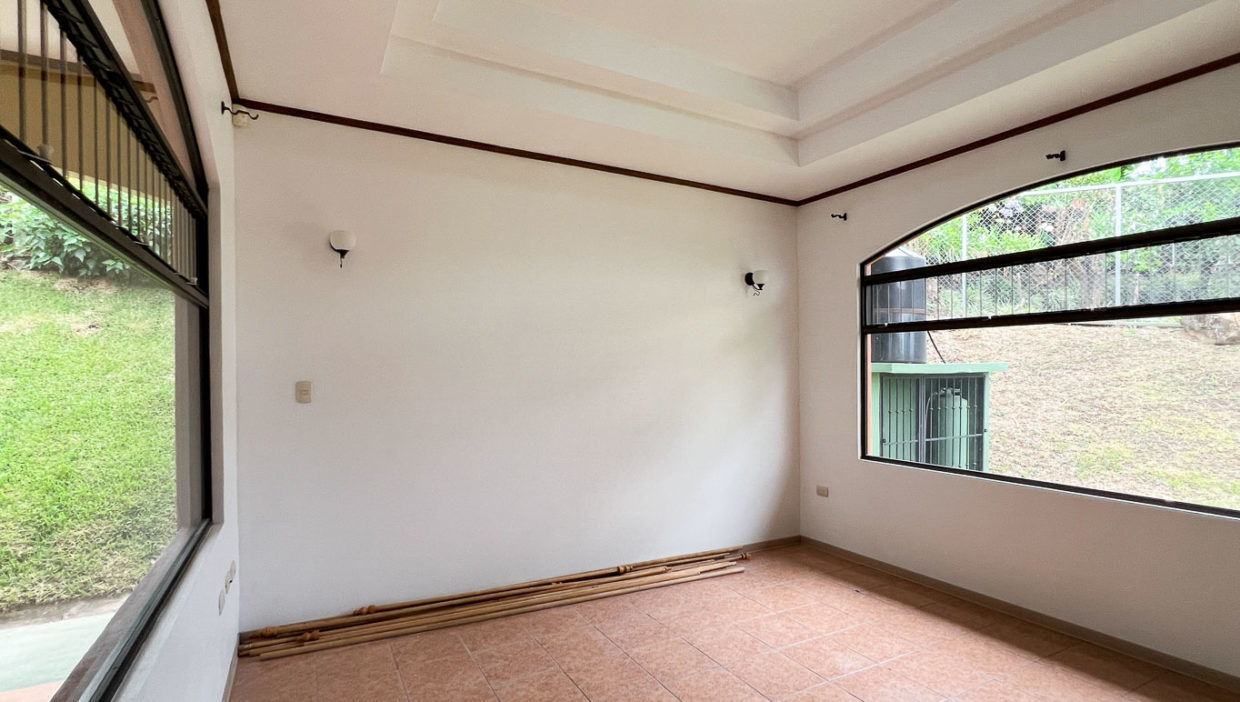 House-with-big-lot-and-views-for-sale-in-desirable-San-Isidro-Grecia-15