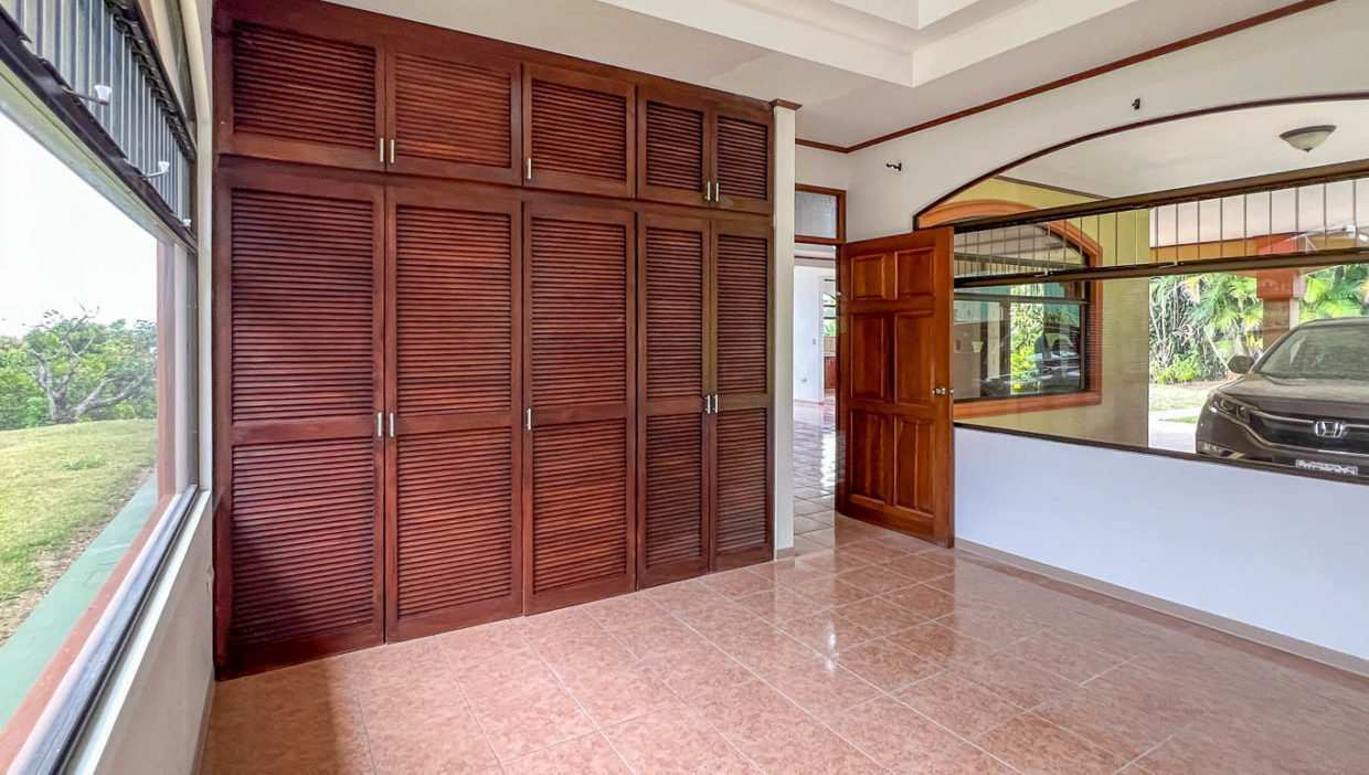 House-with-big-lot-and-views-for-sale-in-desirable-San-Isidro-Grecia-17