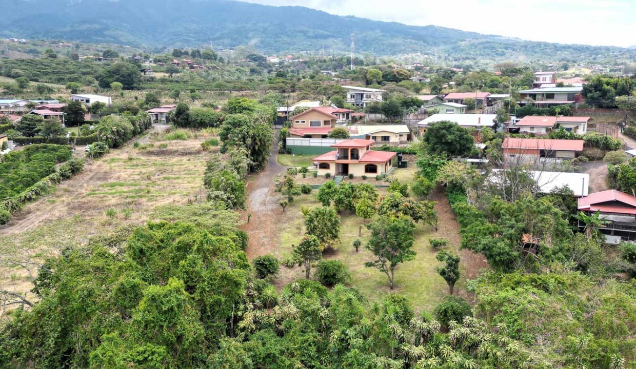 House-with-big-lot-and-views-for-sale-in-desirable-San-Isidro-Grecia-2