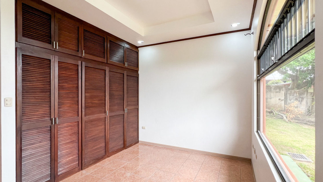 House-with-big-lot-and-views-for-sale-in-desirable-San-Isidro-Grecia-20