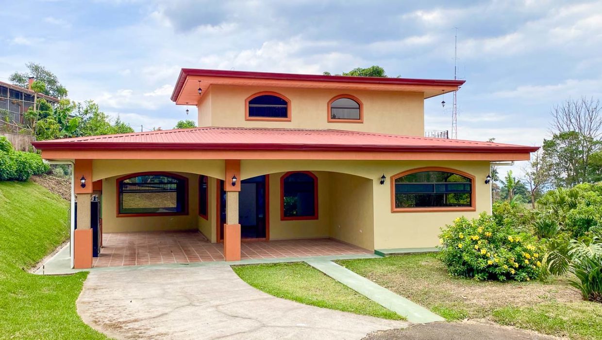 House-with-big-lot-and-views-for-sale-in-desirable-San-Isidro-Grecia-22