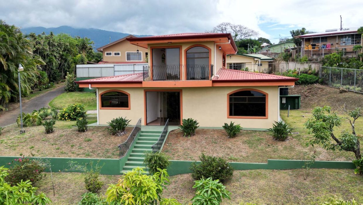 House-with-big-lot-and-views-for-sale-in-desirable-San-Isidro-Grecia-4