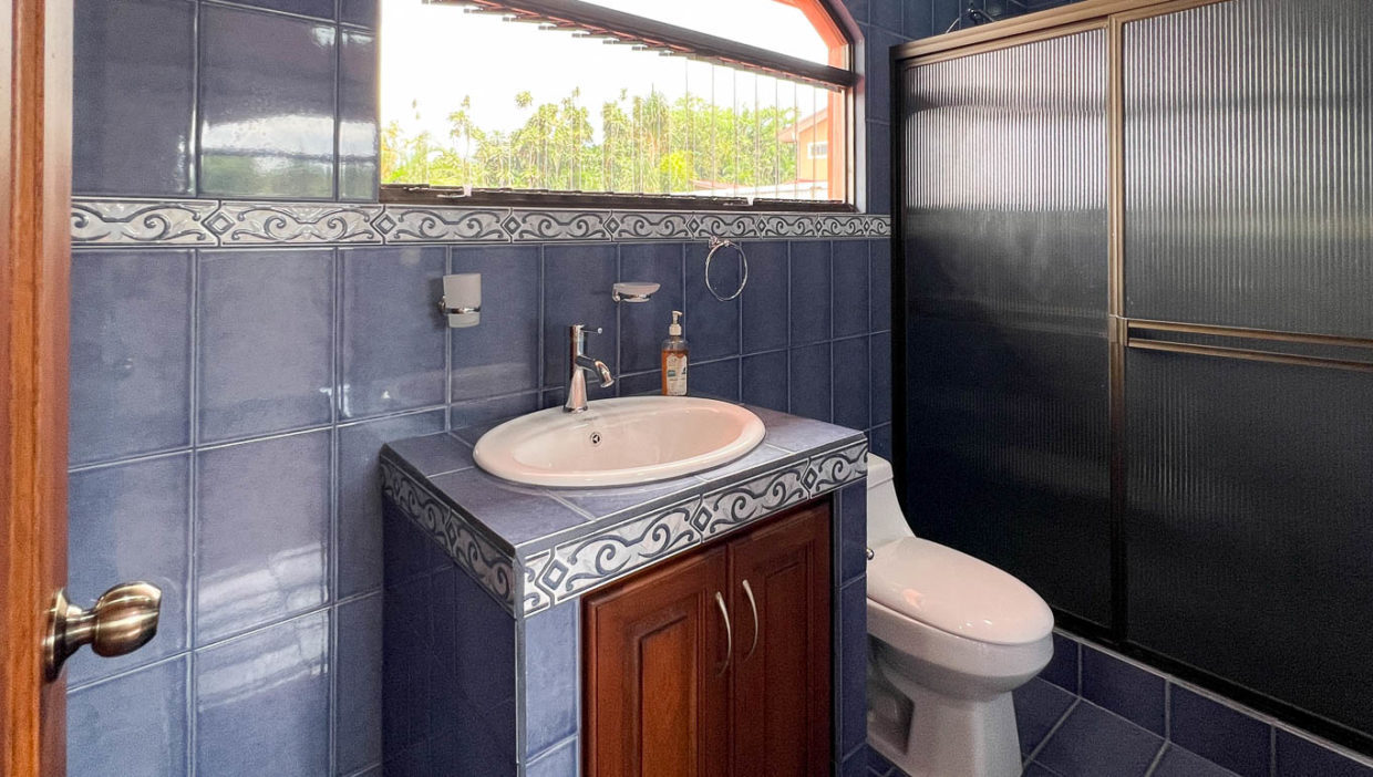 House-with-big-lot-and-views-for-sale-in-desirable-San-Isidro-Grecia-7