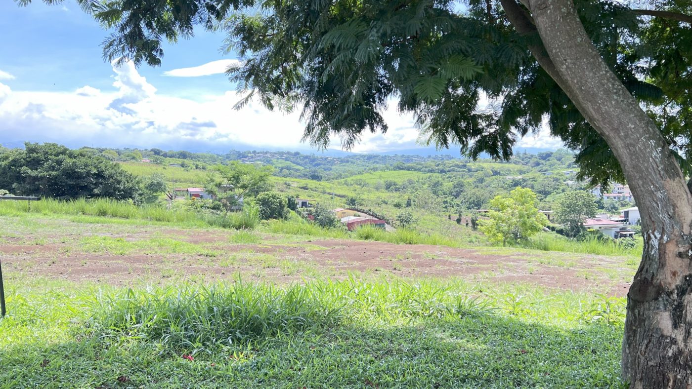 Beautiful lot with nice views in Montezuma Gated Community, Grecia.