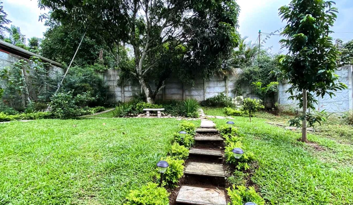 Independent-modern-house-with-big-yard-for-sale-Palmares-1