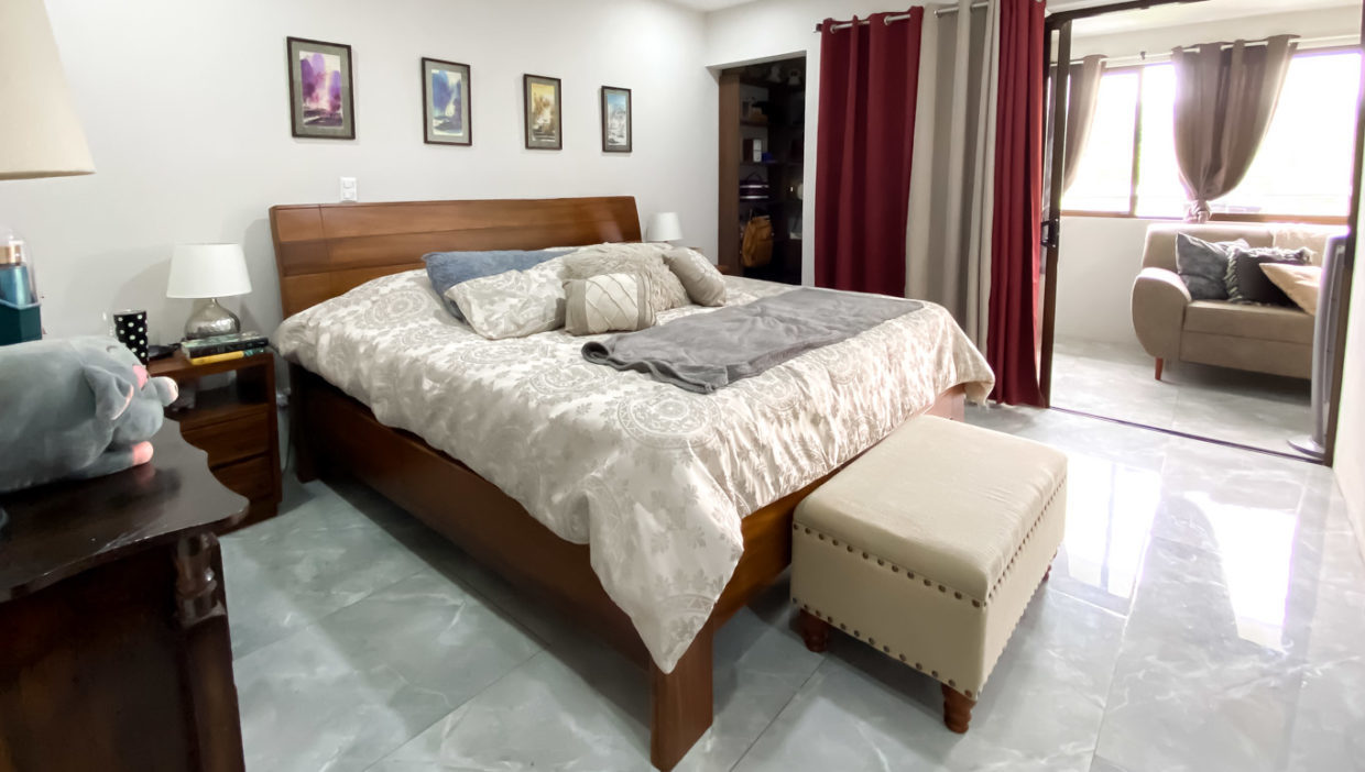 Independent-modern-house-with-big-yard-for-sale-Palmares-15