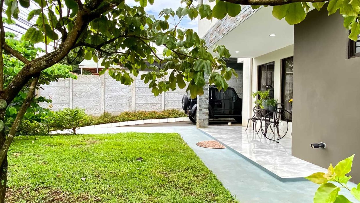 Independent-modern-house-with-big-yard-for-sale-Palmares-19