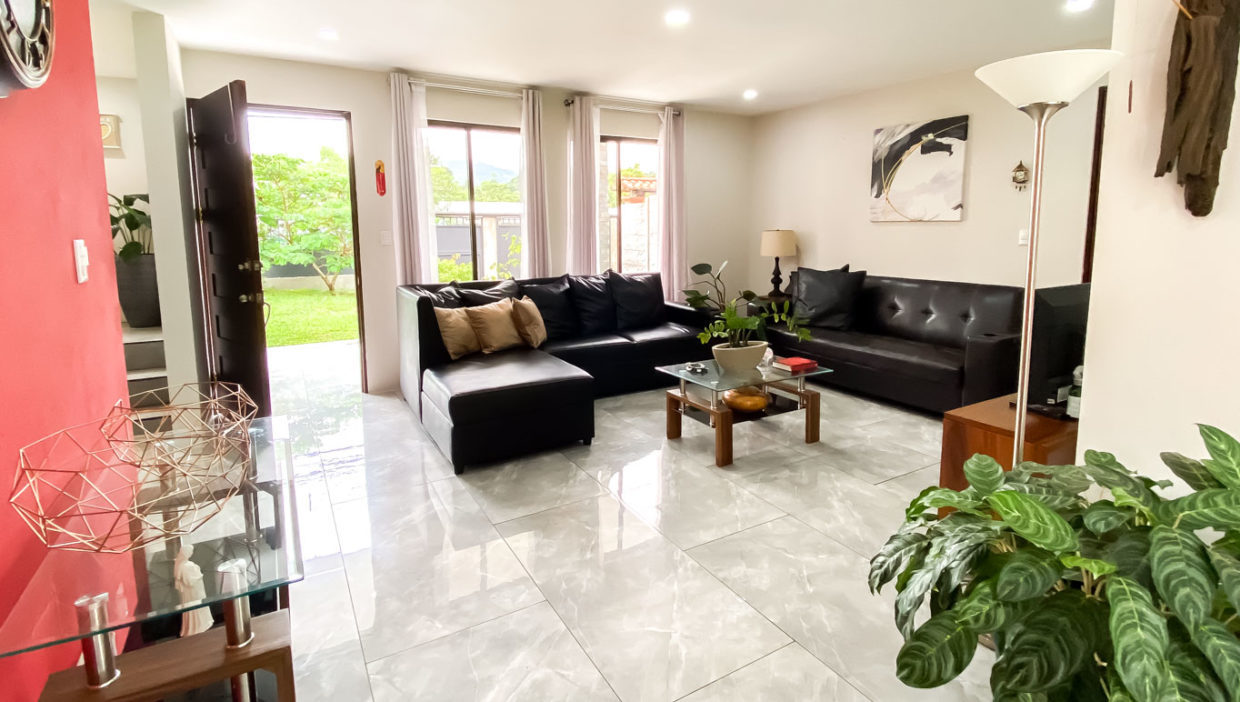 Independent-modern-house-with-big-yard-for-sale-Palmares-3