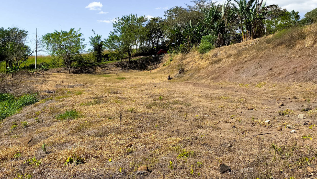 Large-lot-with-great-views-in-condominium-Hacienda-el-Paseo-4