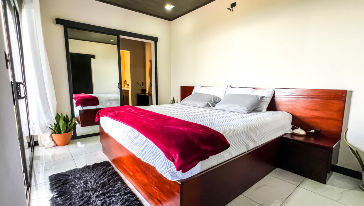 One-Story-modern-house-for-sale-with-great-views-Cirri-Naranjo-12
