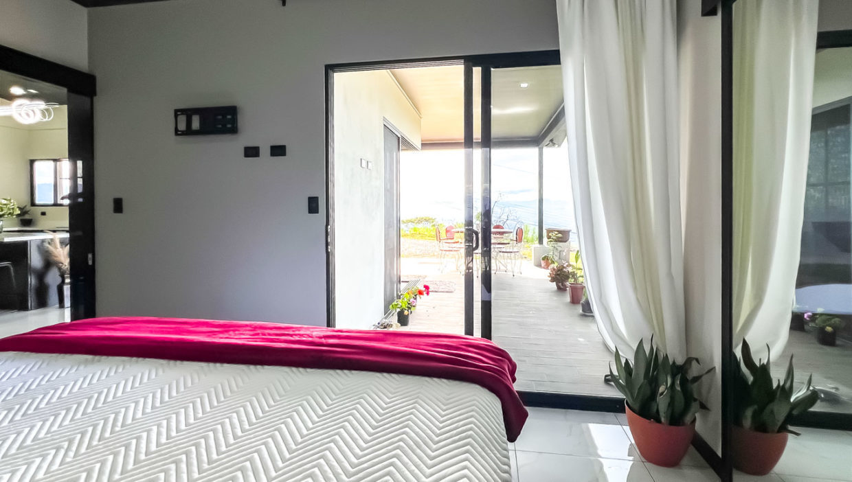 One-Story-modern-house-for-sale-with-great-views-Cirri-Naranjo-15