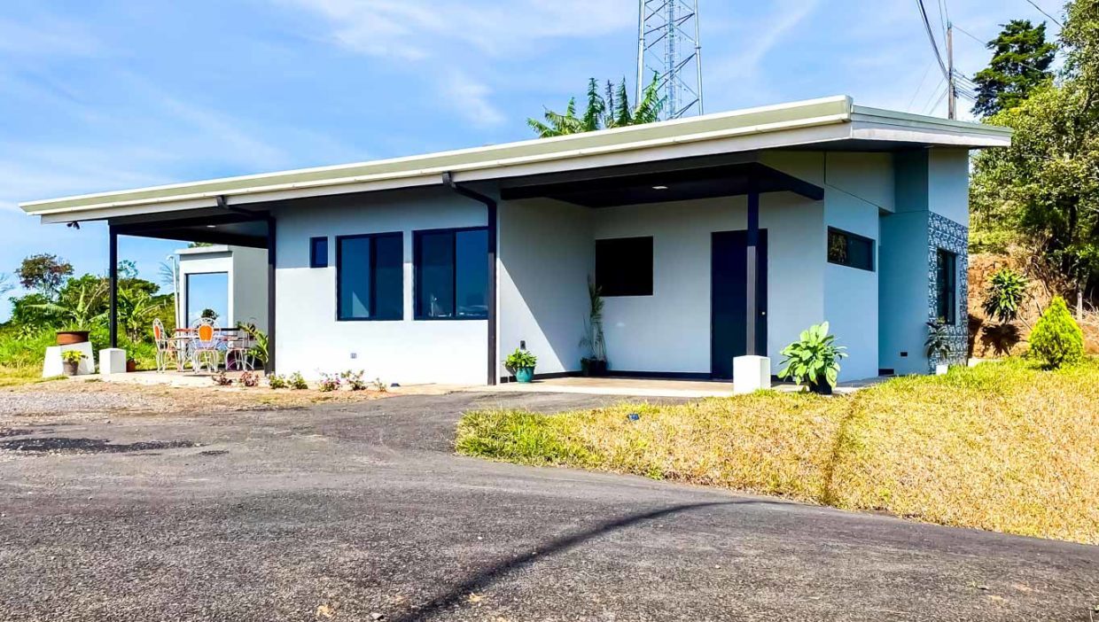 One-Story-modern-house-for-sale-with-great-views-Cirri-Naranjo-18