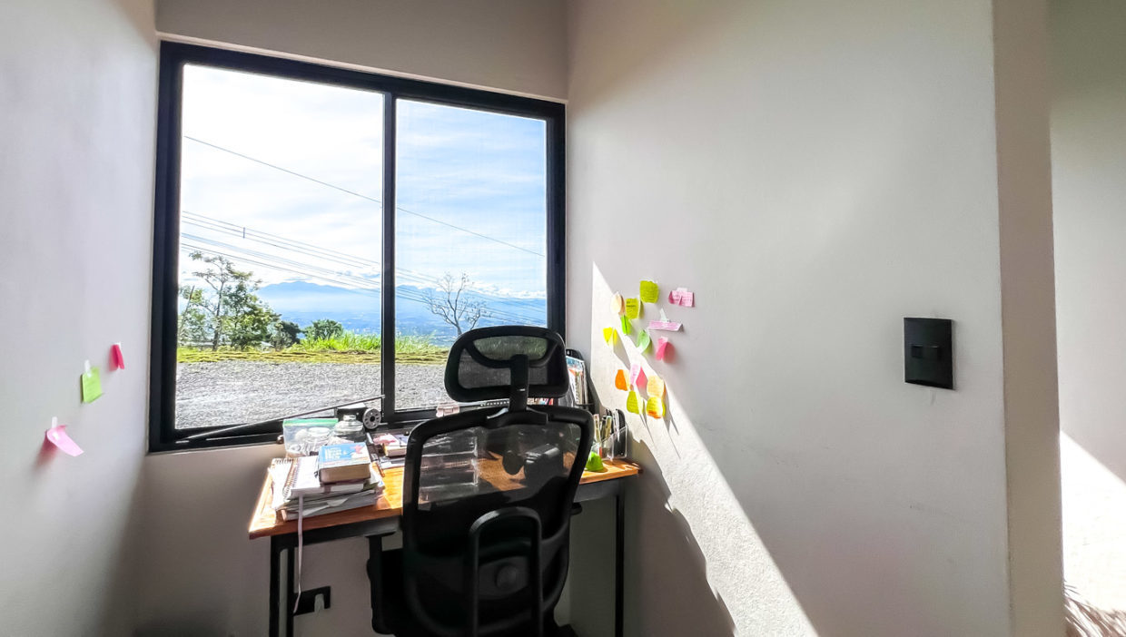 One-Story-modern-house-for-sale-with-great-views-Cirri-Naranjo-3