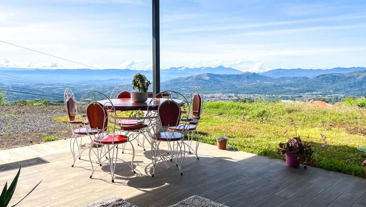 One-Story-modern-house-for-sale-with-great-views-Cirri-Naranjo-5