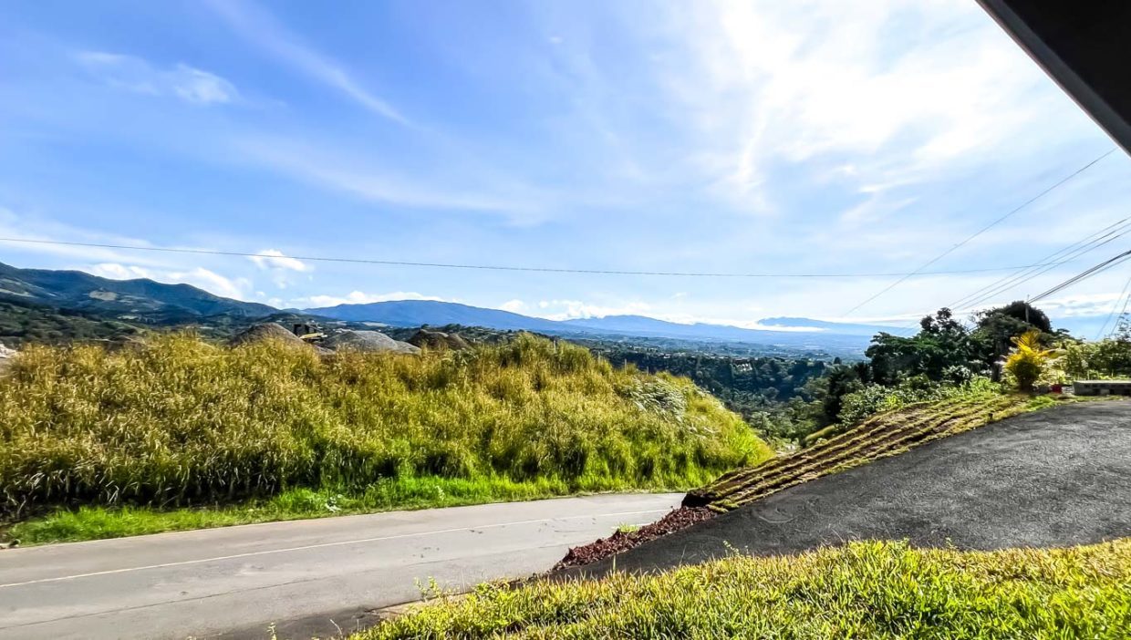One-Story-modern-house-for-sale-with-great-views-Cirri-Naranjo-7