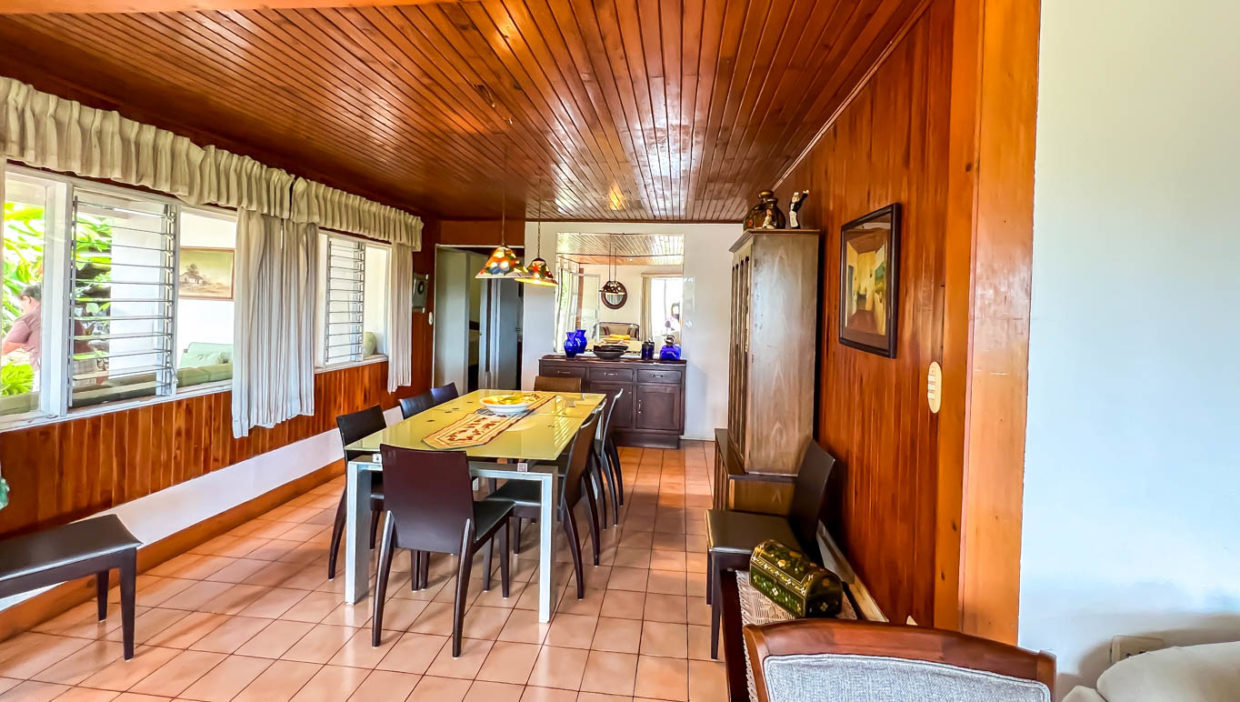 Spacious-4-bedroom-country-house-w-pool-for-rent-Tacares-Grecia-3