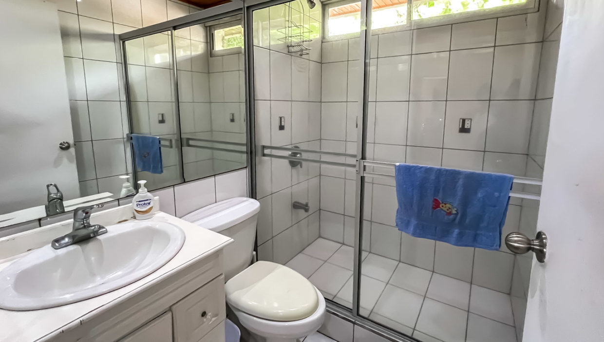 Spacious-4-bedroom-country-house-w-pool-for-rent-Tacares-Grecia-7