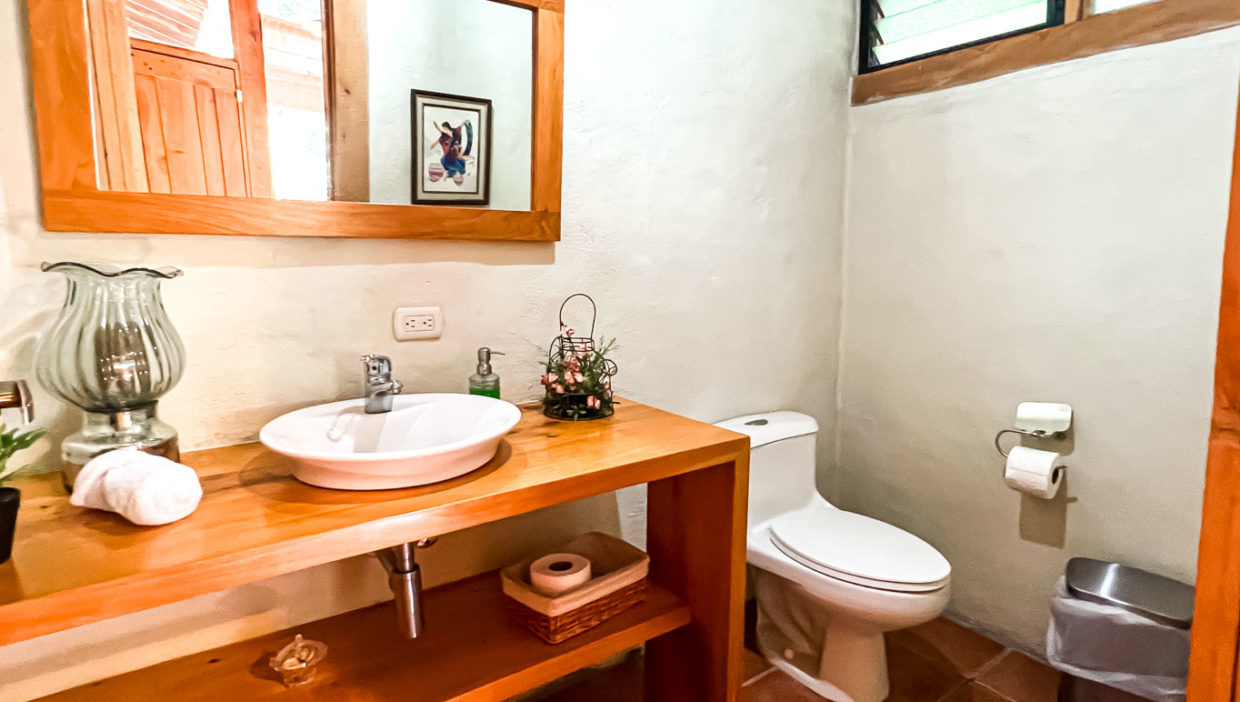 Stunning-home-and-property-with-views-and-terrace-in-Poas-Alajuela-17