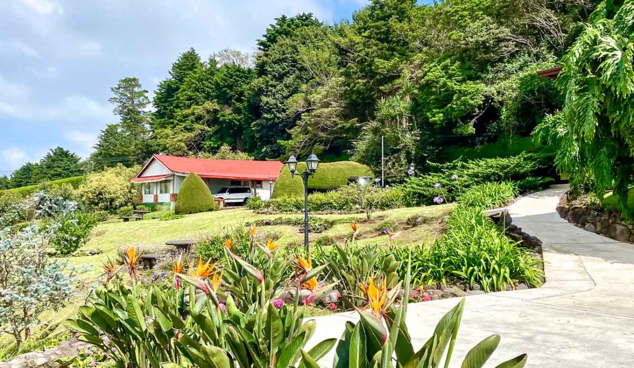 Stunning-home-and-property-with-views-and-terrace-in-Poas-Alajuela-22