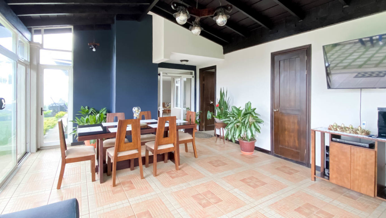 03Georgeous-house-with-amazing-views-in-San-Isidro-Grecia-47