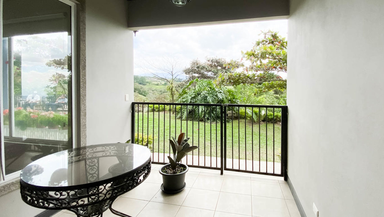 06Georgeous-house-with-amazing-views-in-San-Isidro-Grecia-40
