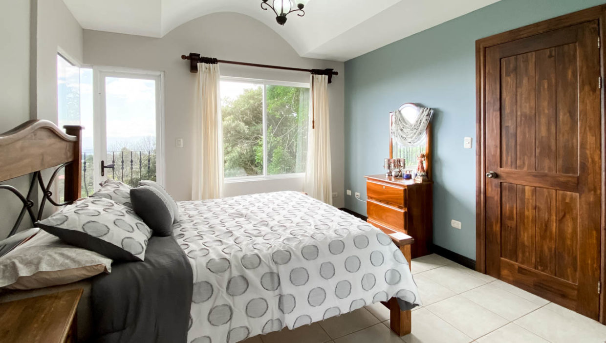07Georgeous-house-with-amazing-views-in-San-Isidro-Grecia-28