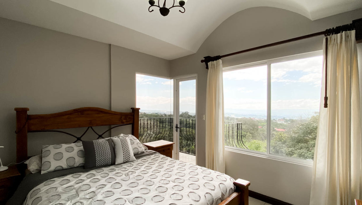 Georgeous-house-with-amazing-views-in-San-Isidro-Grecia-27