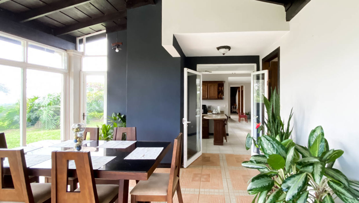 Georgeous-house-with-amazing-views-in-San-Isidro-Grecia-48