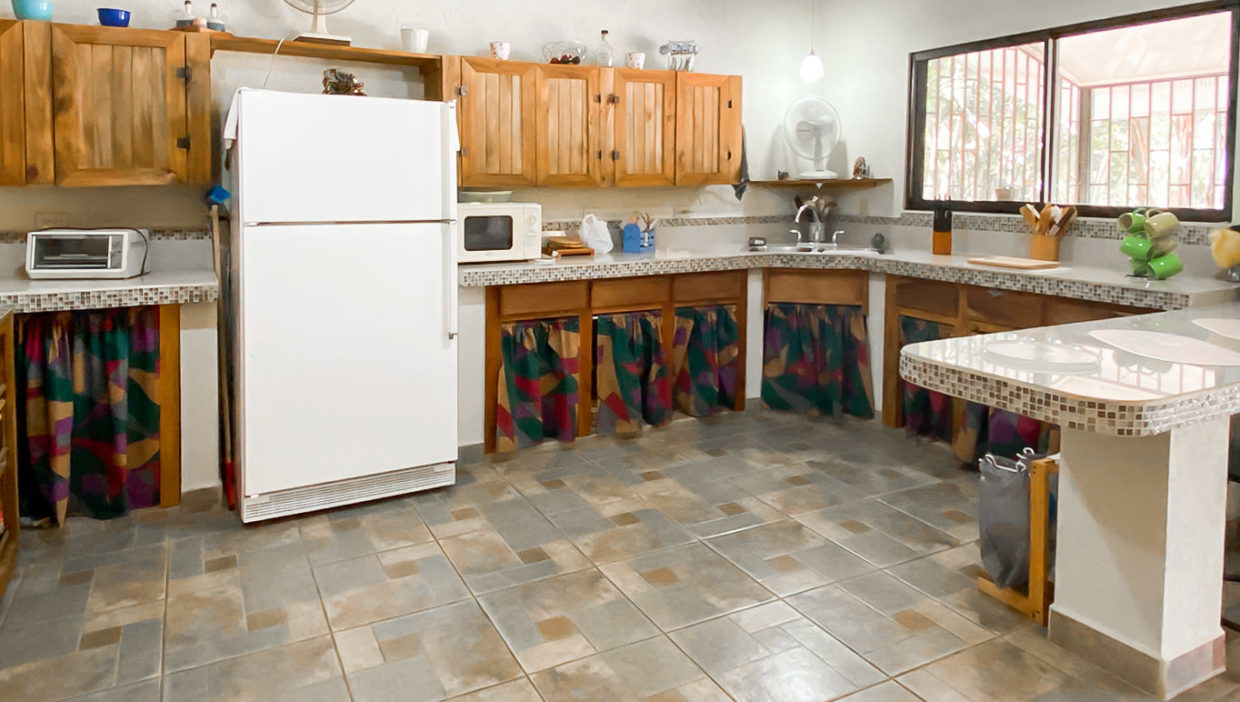 Nice-cabin-with-pool-in-San-Mateo-Alajuela-1