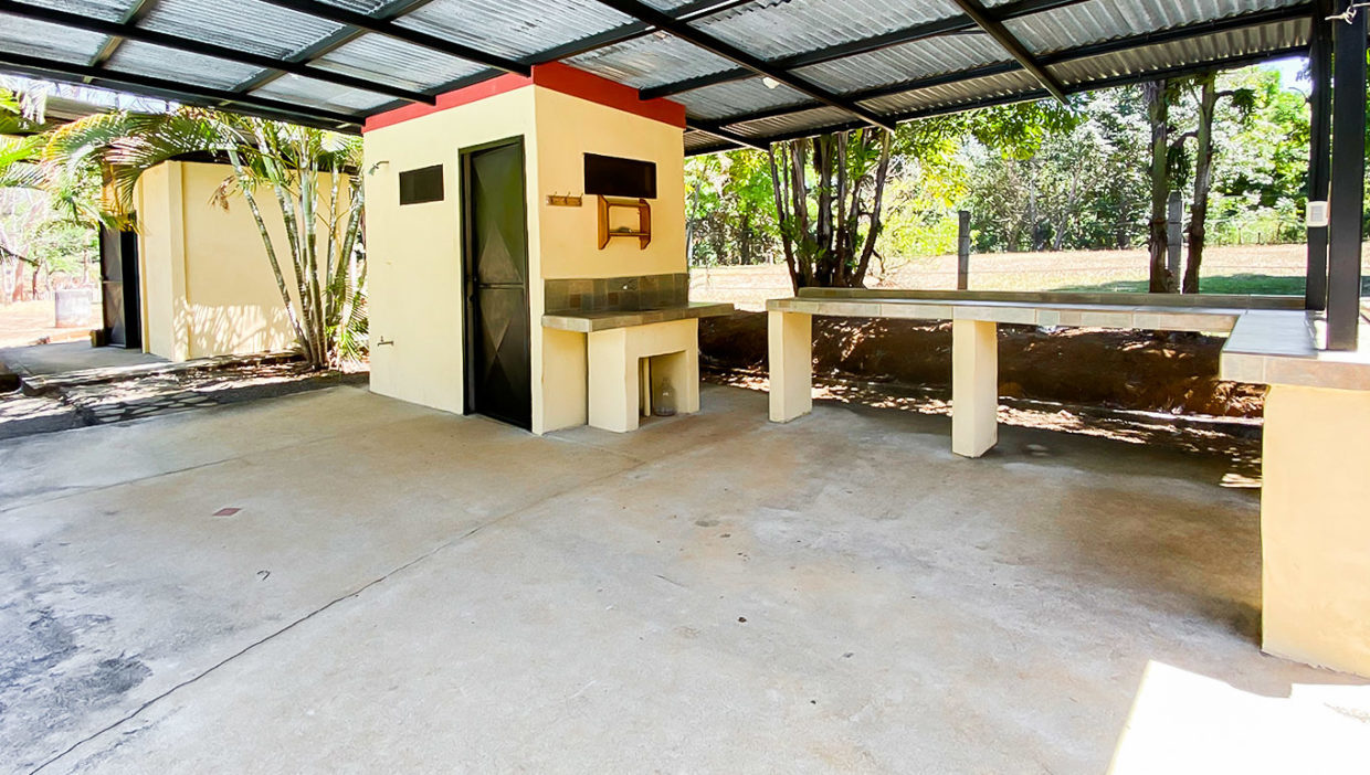Nice-cabin-with-pool-in-San-Mateo-Alajuela-11