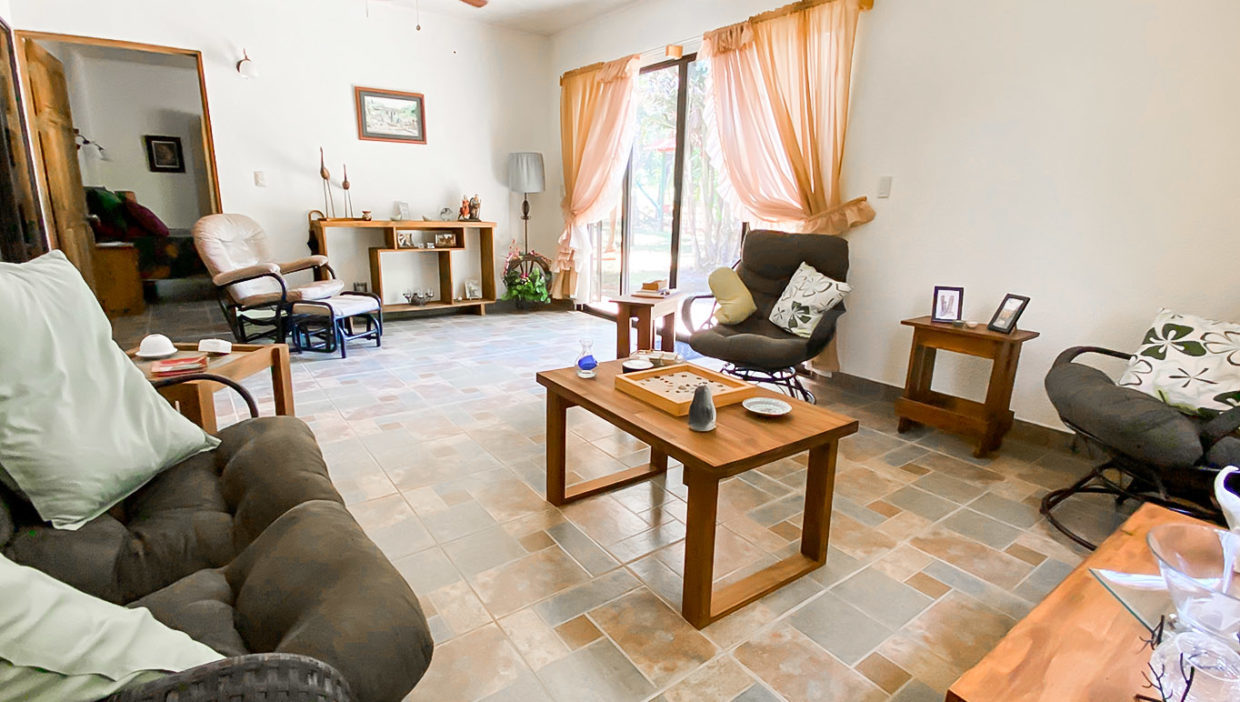 Nice-cabin-with-pool-in-San-Mateo-Alajuela-3
