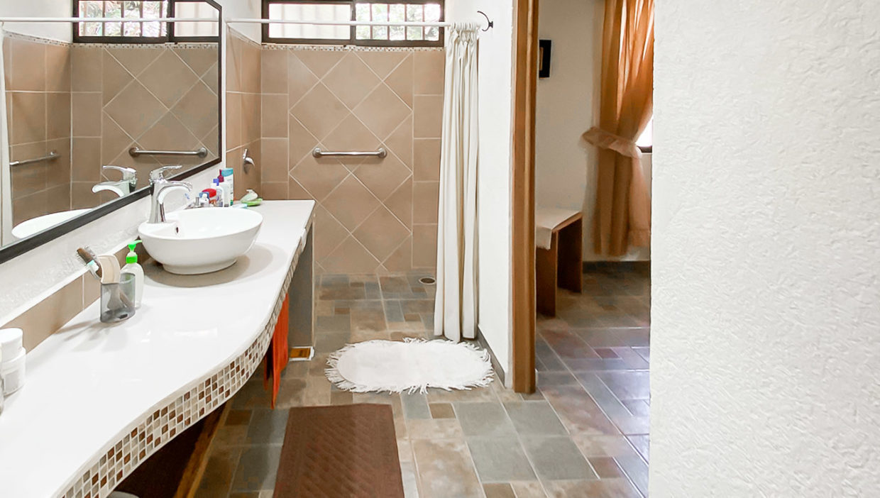 Nice-cabin-with-pool-in-San-Mateo-Alajuela-5